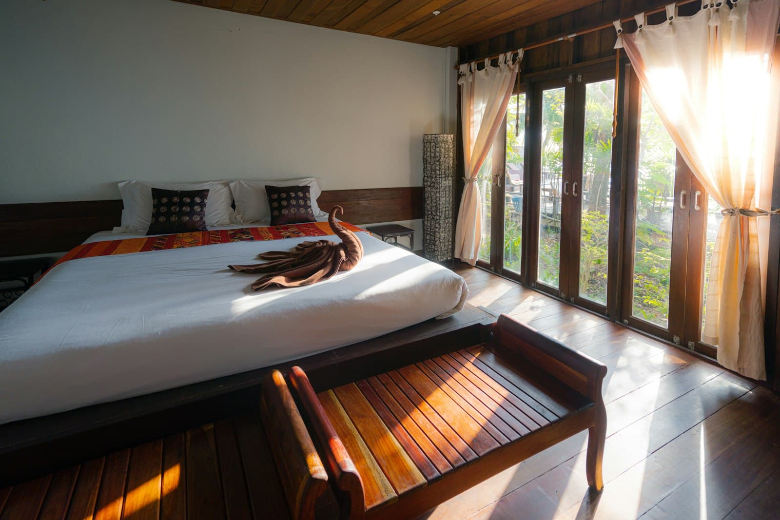 Pensiunea Transilvania — Hospitality website preview
